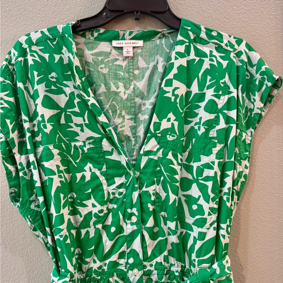 Elegant Green Patterned Midi Dress - Picture 2 of 8